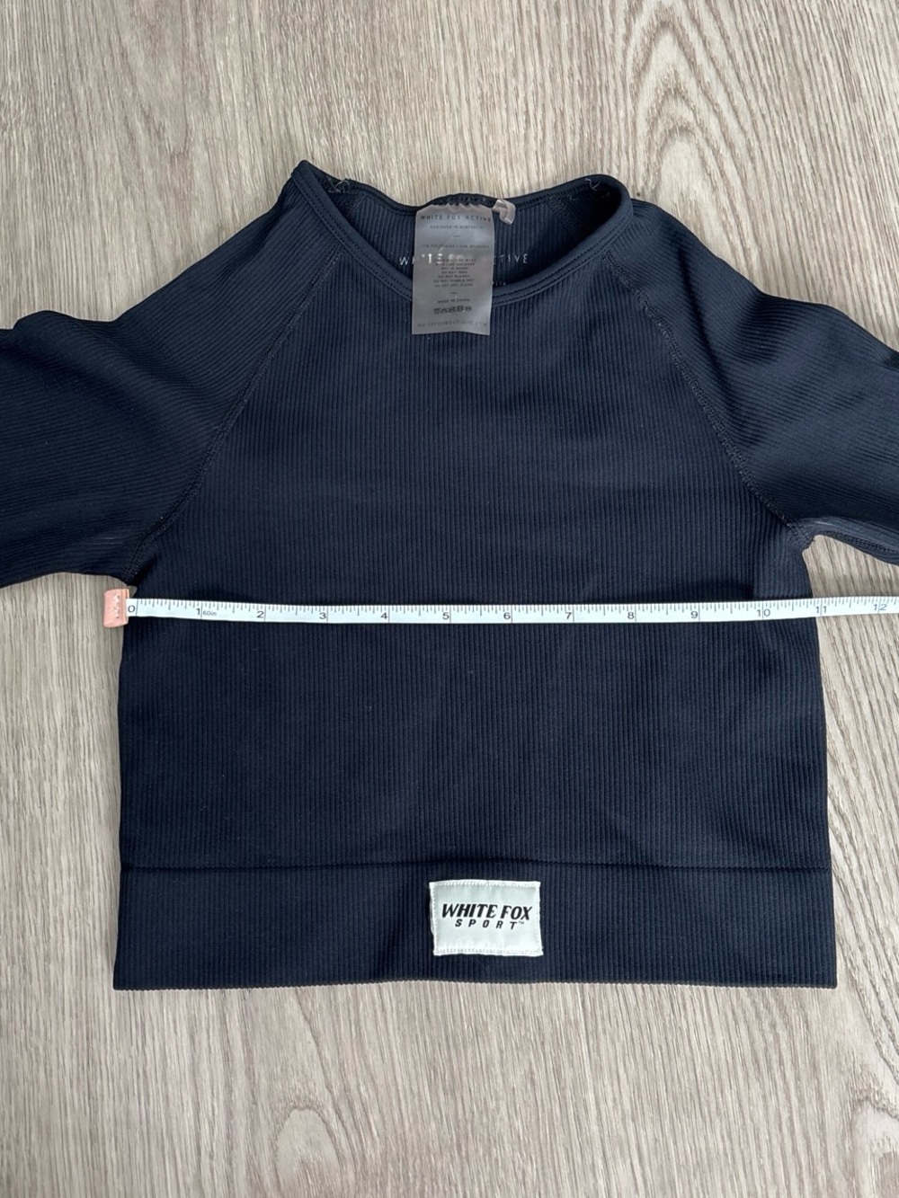 White fox Black long sleeve crop top size XS - Picture 3 of 5